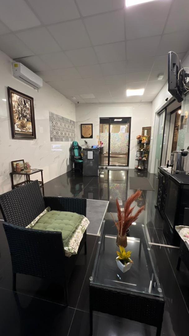 Hostal Milan Alicante Eksteriør billede A dental practice in India