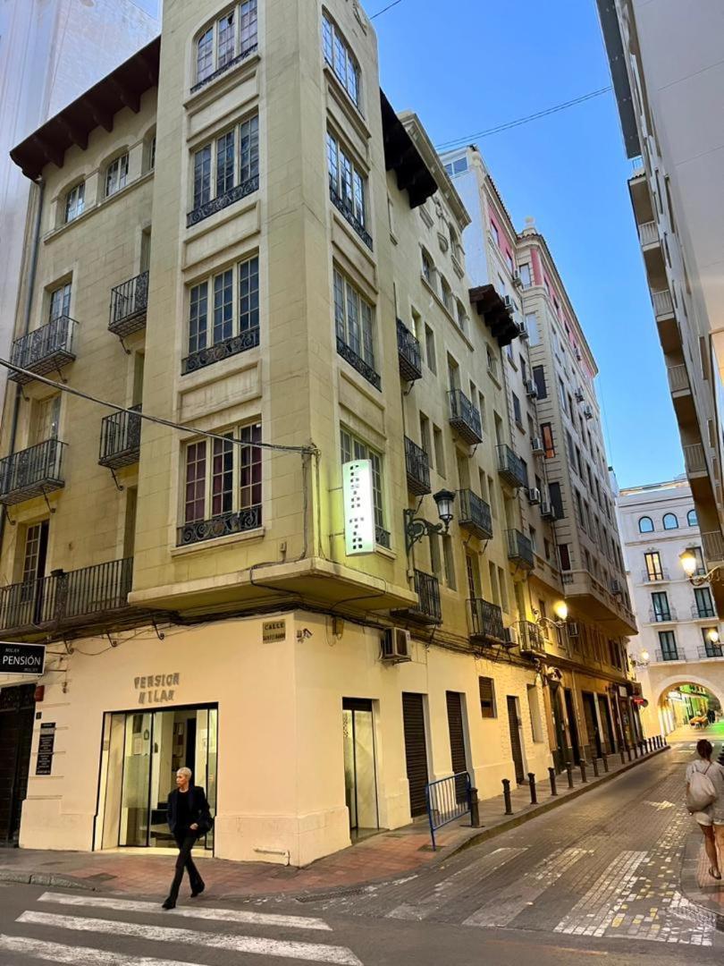Hostal Milan Alicante Eksteriør billede The building of the museum